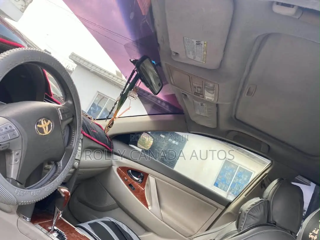 Toyota Camry XLE V6 4dr Sedan (3.5L 6cyl 6A) 2011 Gray