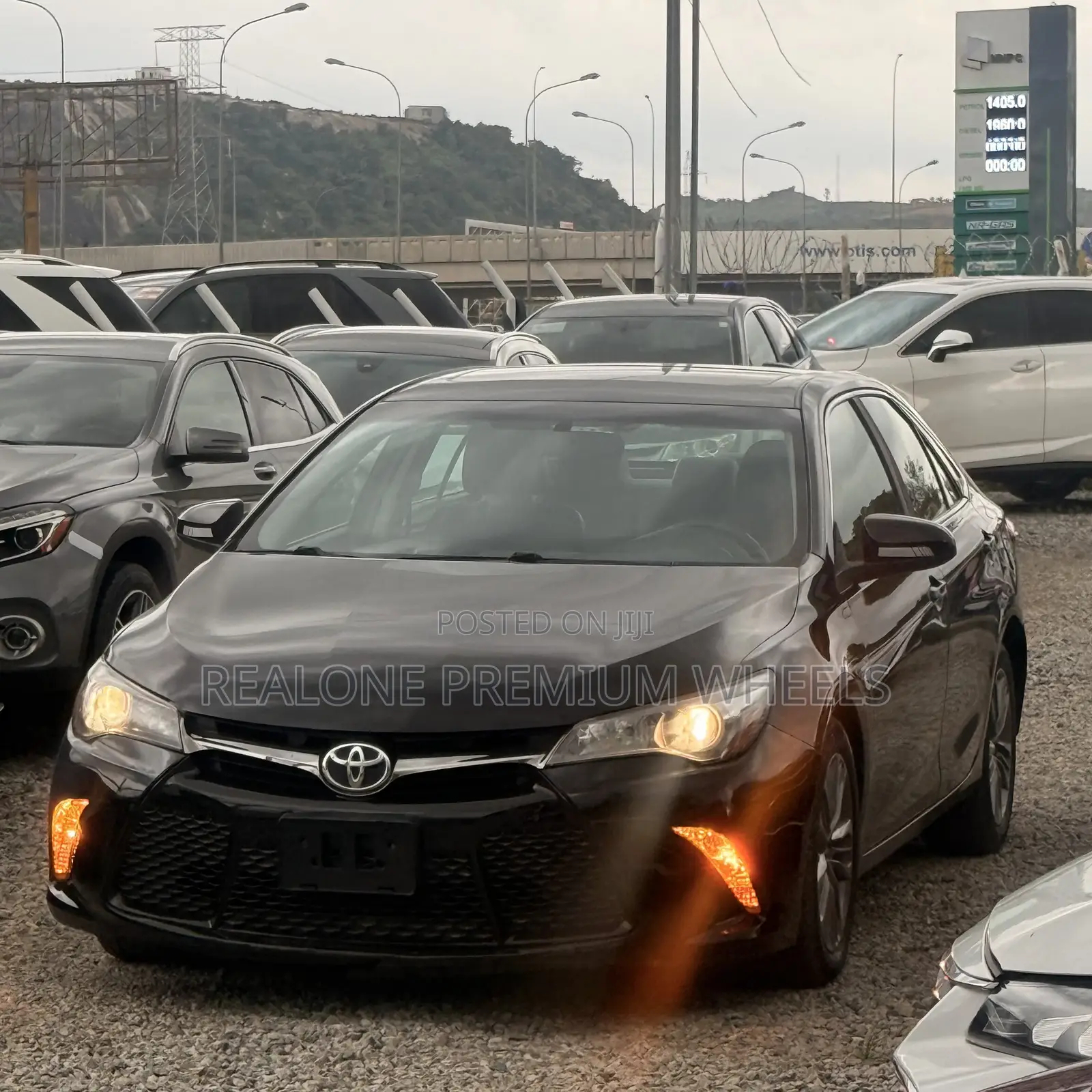 Toyota Camry SE 4dr Sedan (2.5L 4cyl 6A) 2017 Black