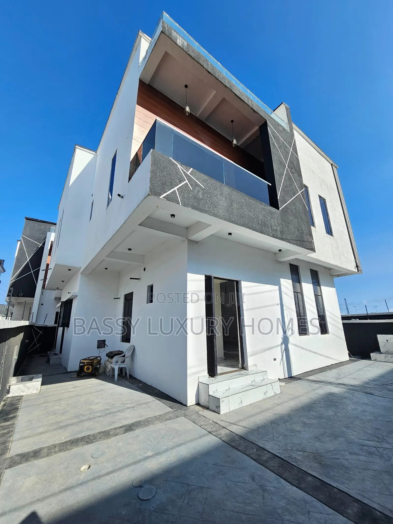 5bdrm Duplex in Lekki for sale
