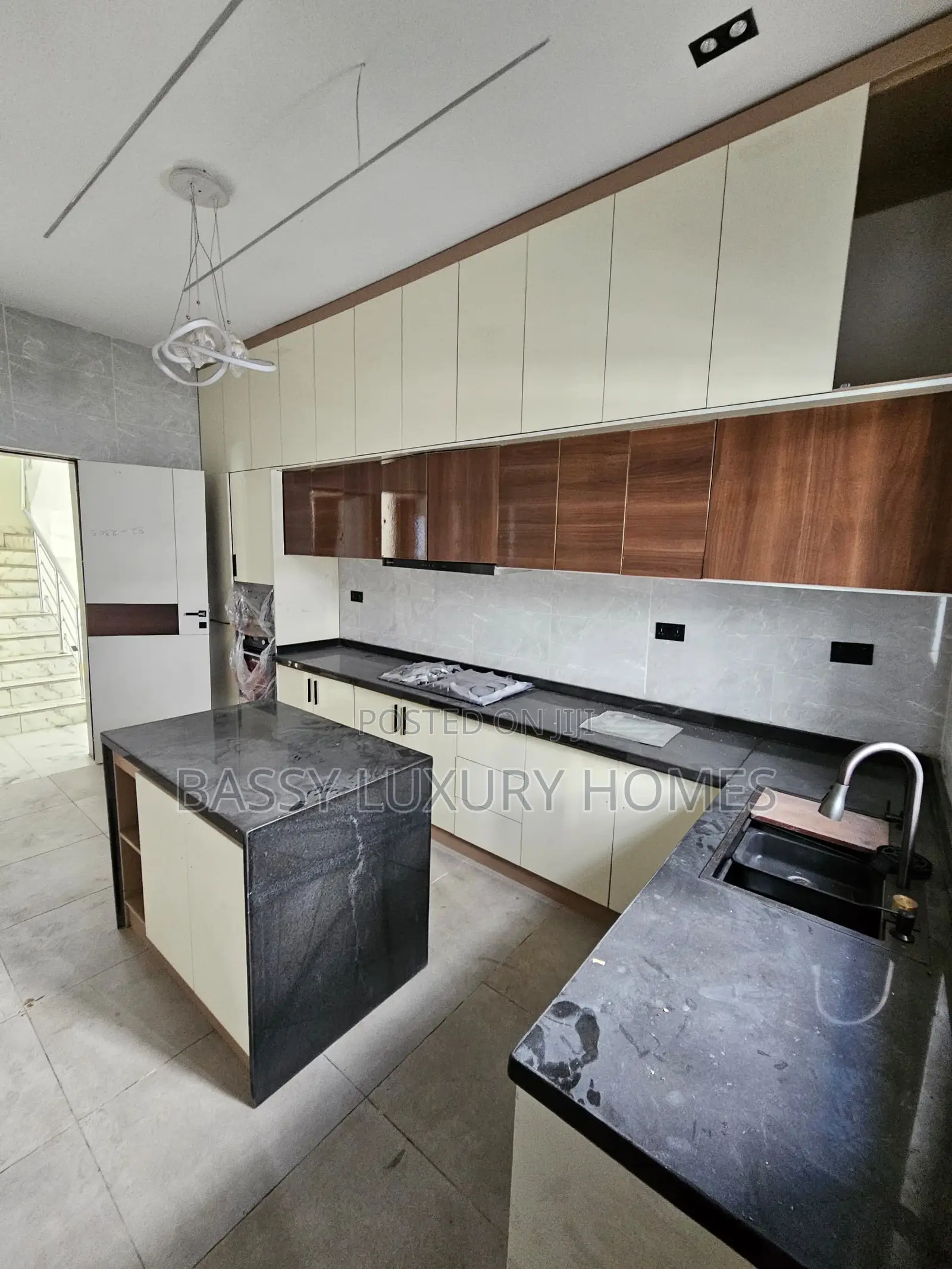 5bdrm Duplex in Lekki for sale