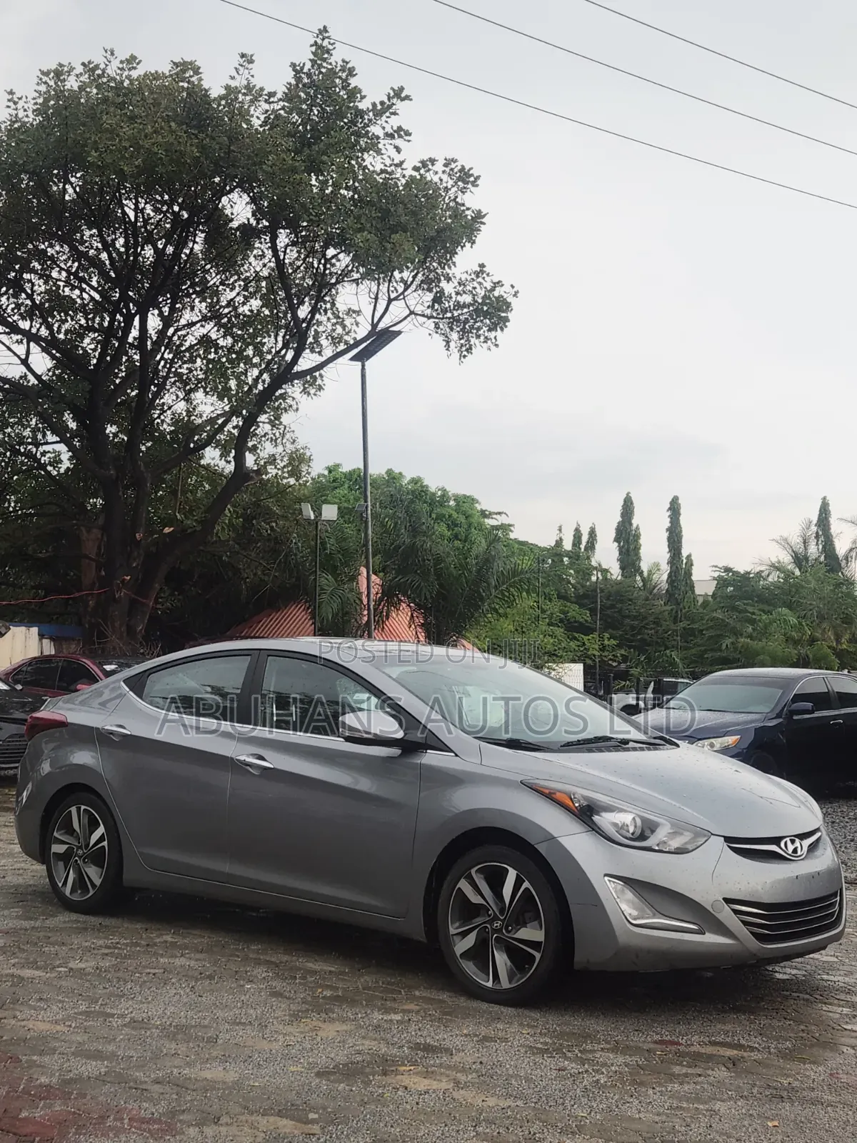 Hyundai Elantra Limited 4dr Sedan (1.8L 4cyl 6A) 2015 Silver