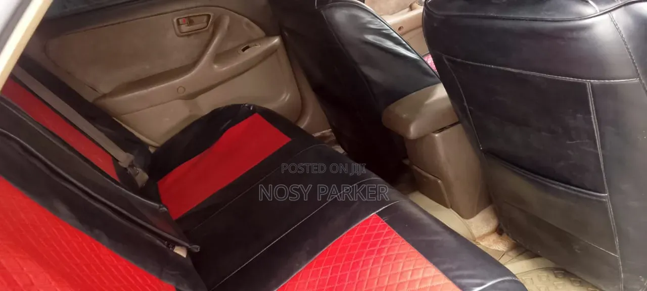 Toyota Camry 2000 Red