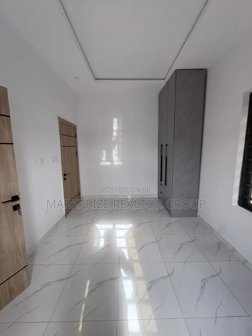 4bdrm Duplex in Chevron Drive Lekki for sale