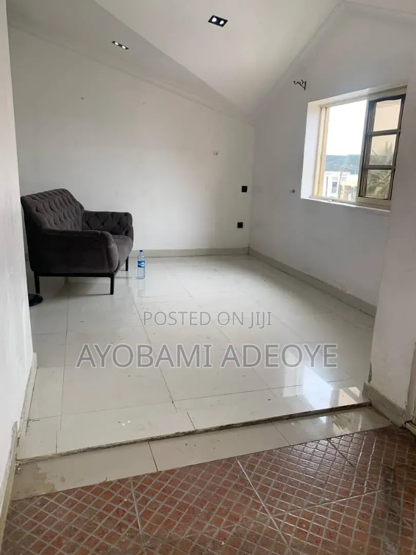 Studio Apartment in Lekki Phase 1 for rent