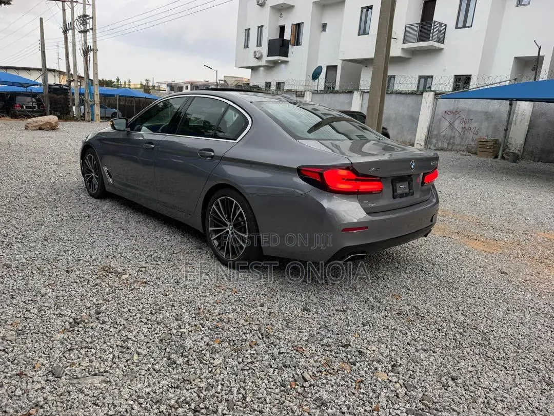 BMW 530i 2023 Gray