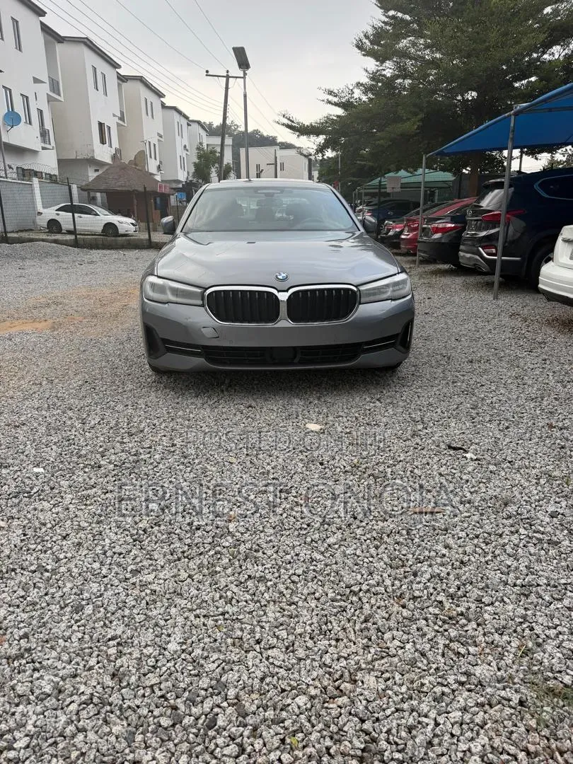 BMW 530i 2023 Gray