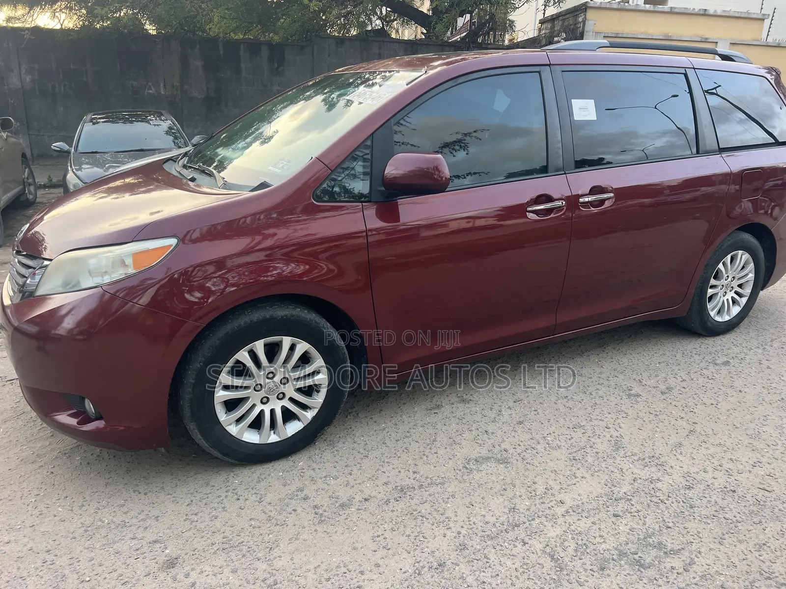 Toyota Sienna XLE 7 Passenger (3.5L 6cyl 6A) 2016 Red