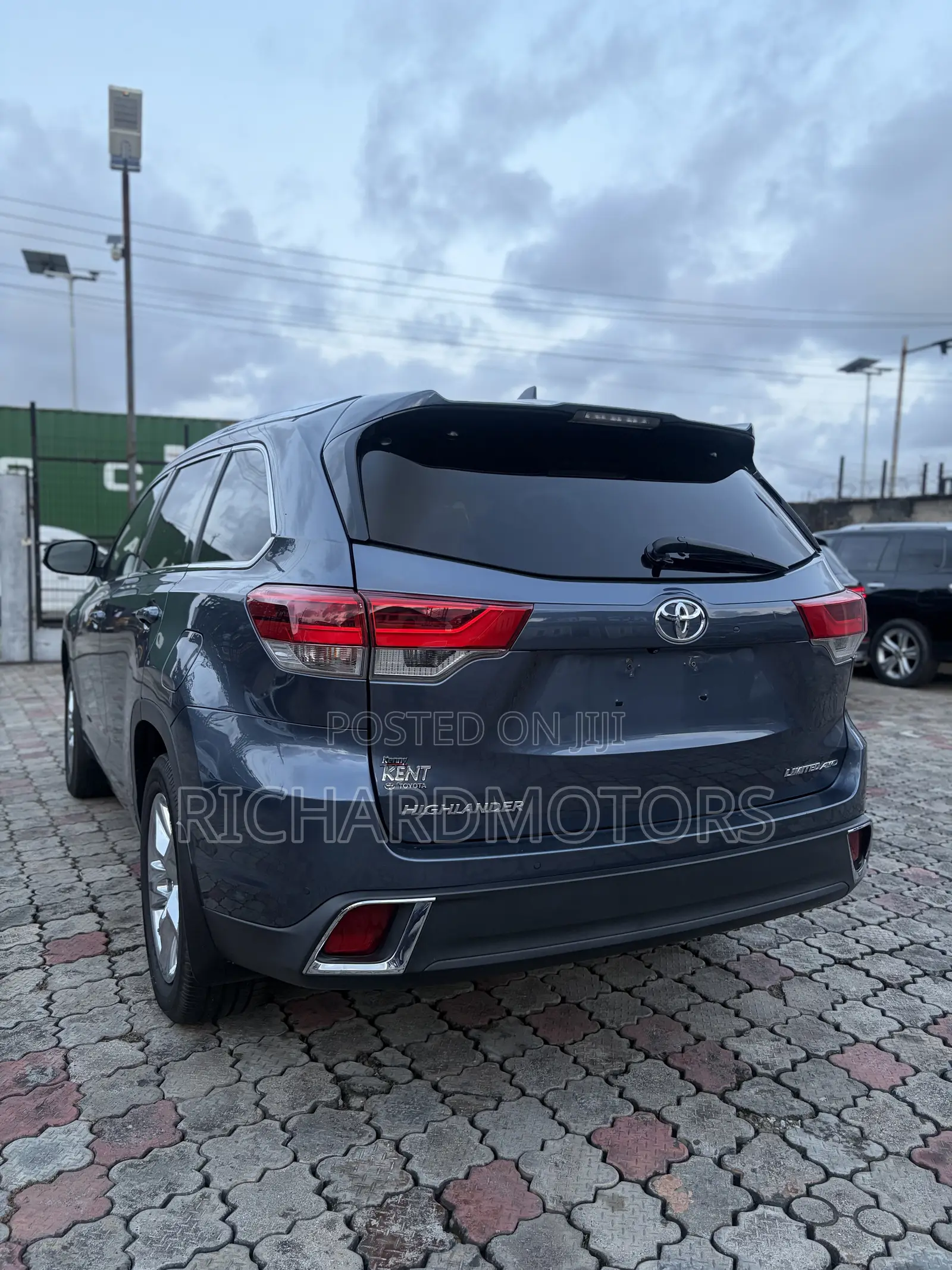 Toyota Highlander Limited 2019 Blue