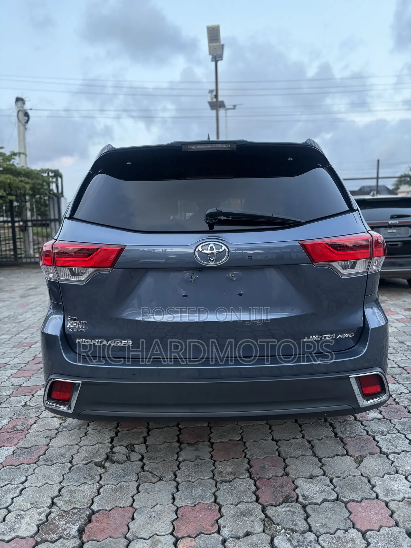 Toyota Highlander Limited 2019 Blue