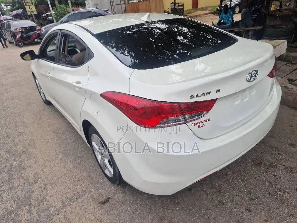 Hyundai Elantra Limited 2012 White