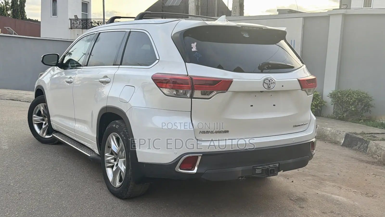 Toyota Highlander Limited 4dr SUV AWD (3.5L 6cyl 6A) 2015 White