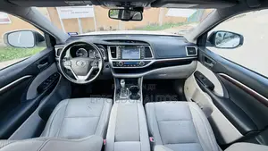 Toyota Highlander Limited 4dr SUV AWD (3.5L 6cyl 6A) 2015 White