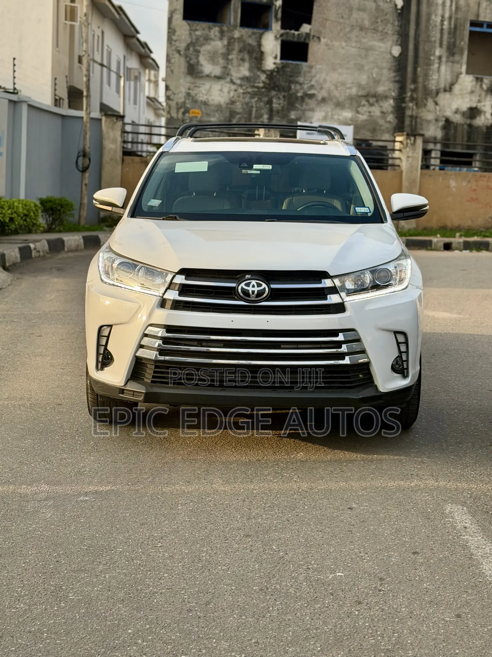 Toyota Highlander Limited 4dr SUV AWD (3.5L 6cyl 6A) 2015 White