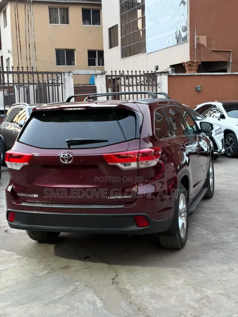 Toyota Highlander Limited Platinum 4dr SUV AWD (3.5L 6cyl 6A) 2015
