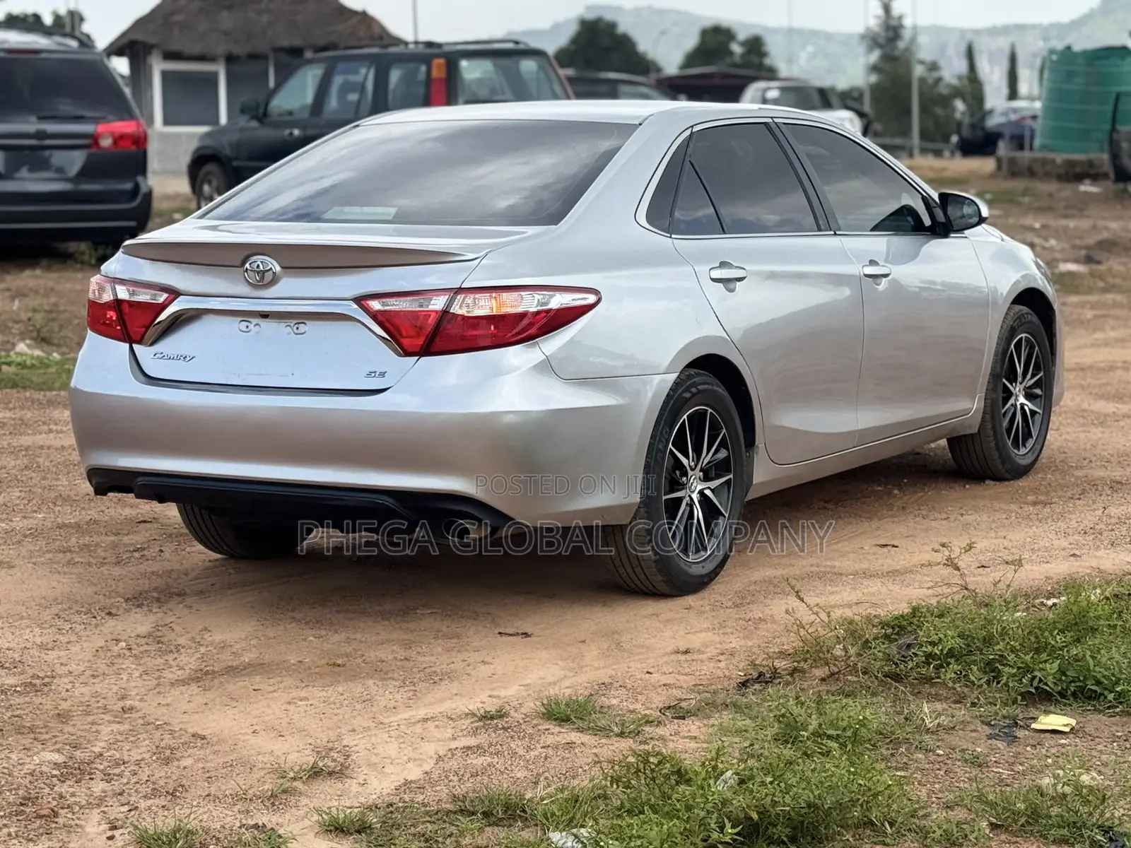 Toyota Camry SE 4dr Sedan (2.5L 4cyl 6A) 2017 Silver