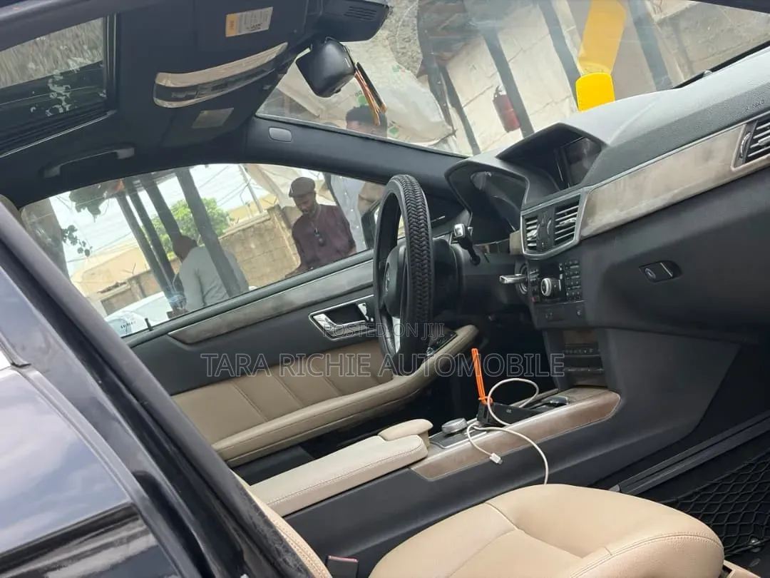 Mercedes-Benz E350 2011 Black