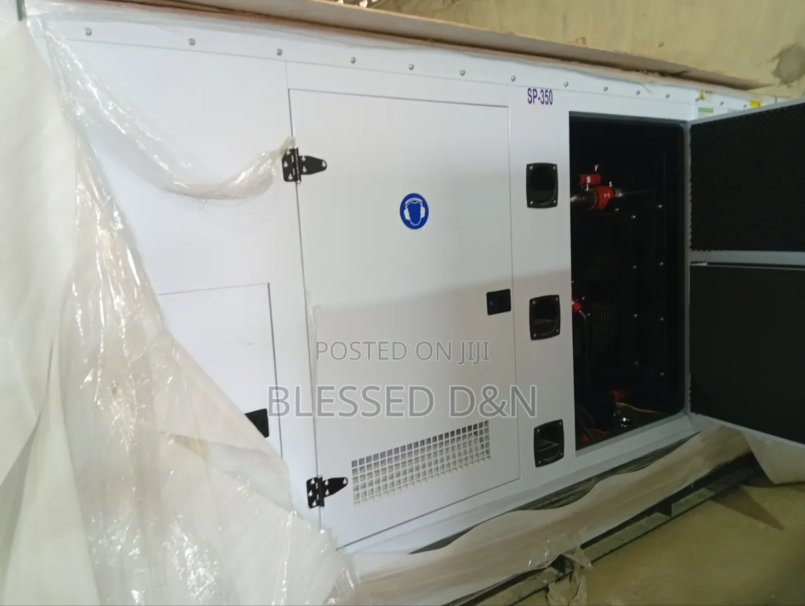 350KVA Perkins Soundproof Diesel Generator 