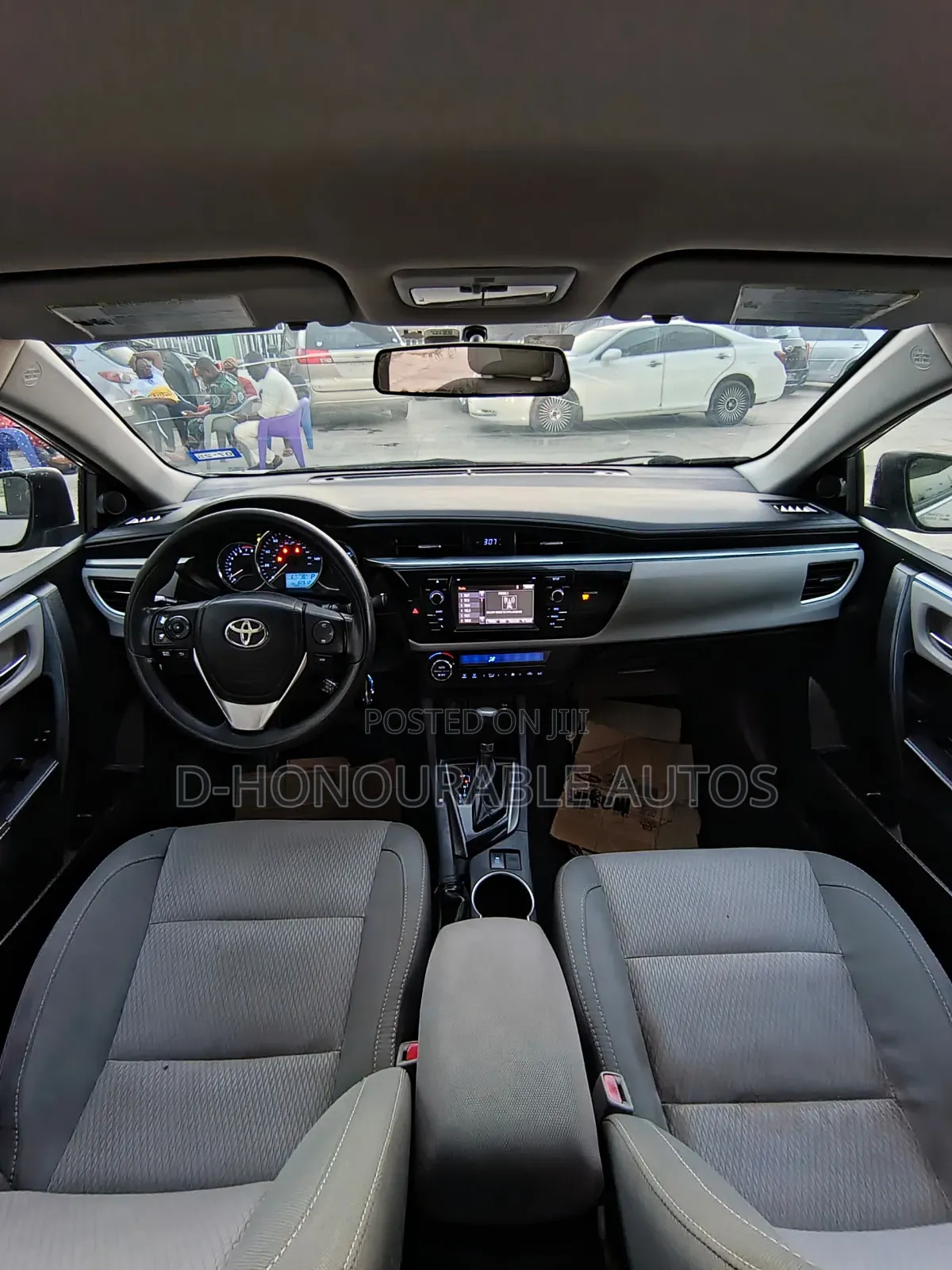 Toyota Corolla LE Plus 4dr Sedan (1.8L 4cyl CVT) 2015 Silver