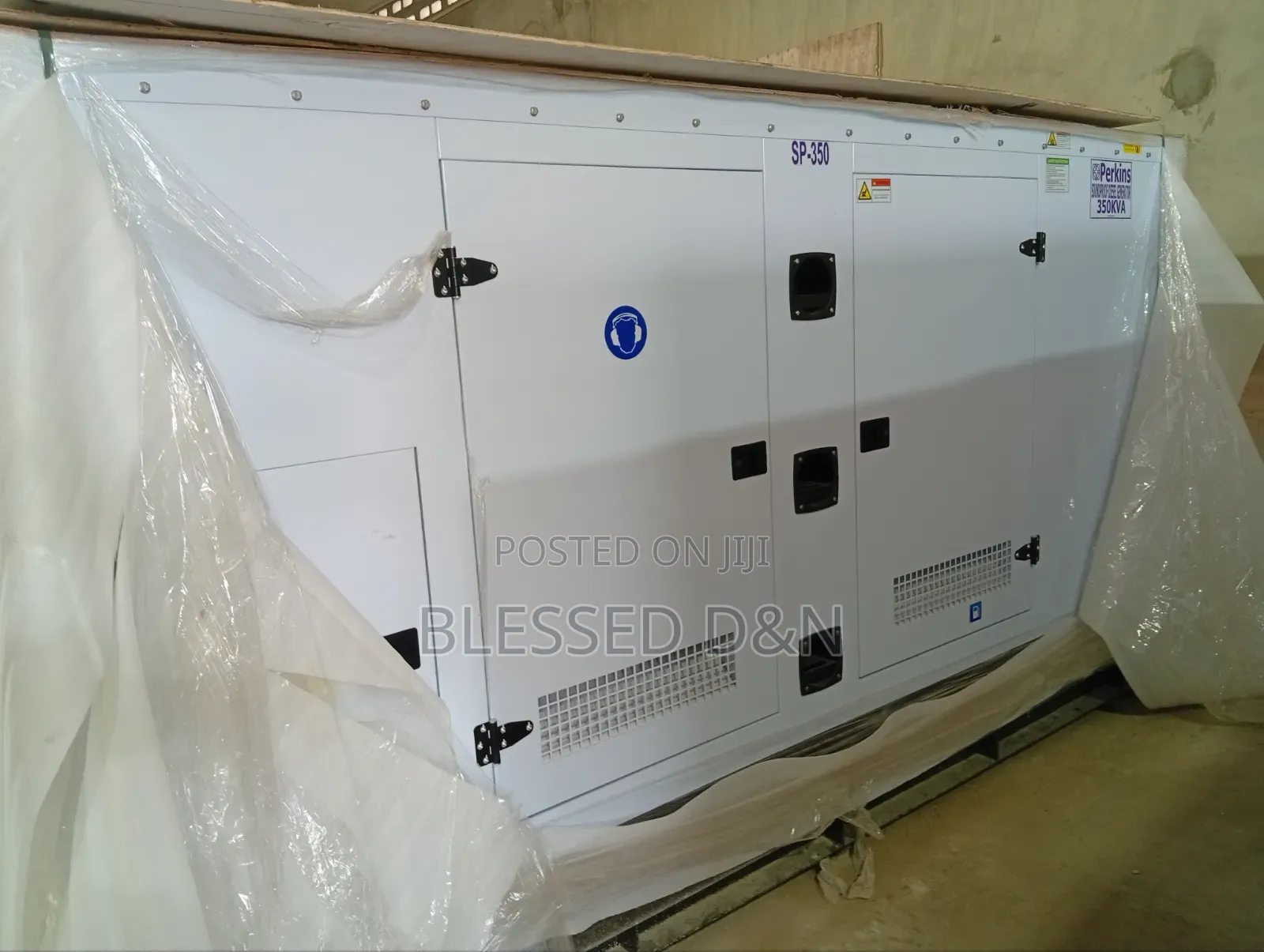 350kva Original Perkins England Soundproof Diesel Generator