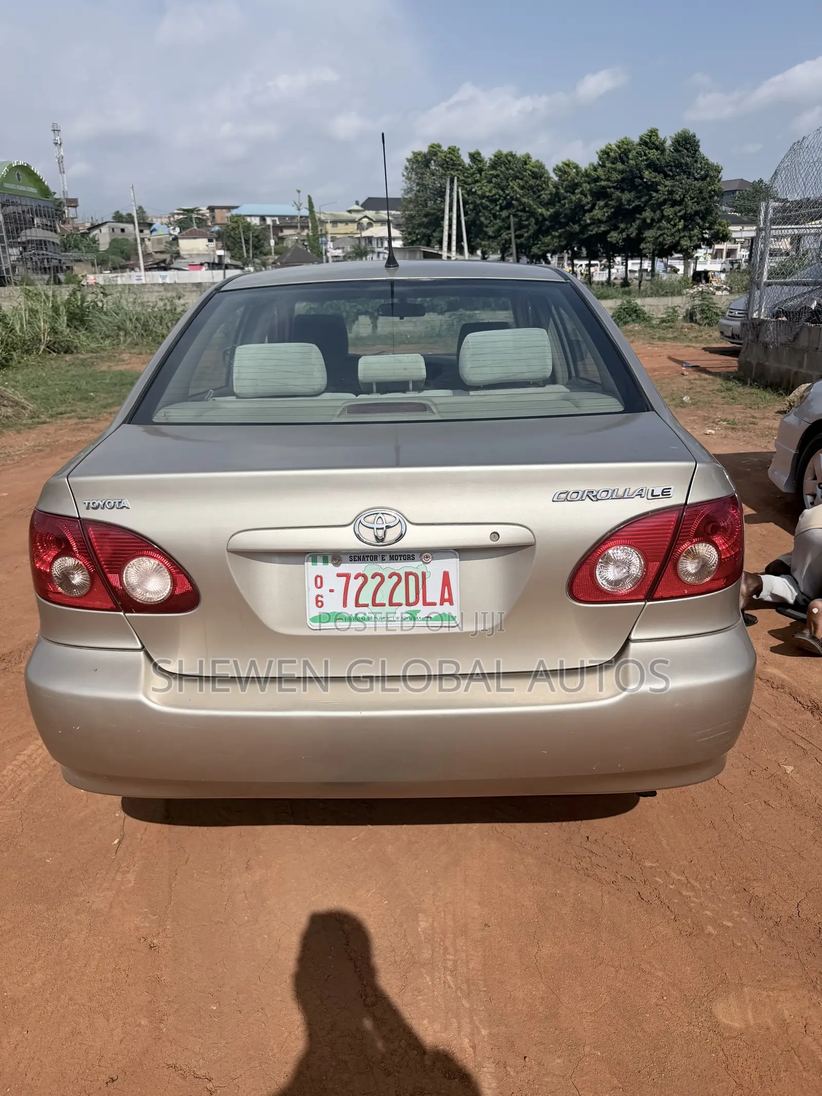 Toyota Corolla LE 2005 Gold