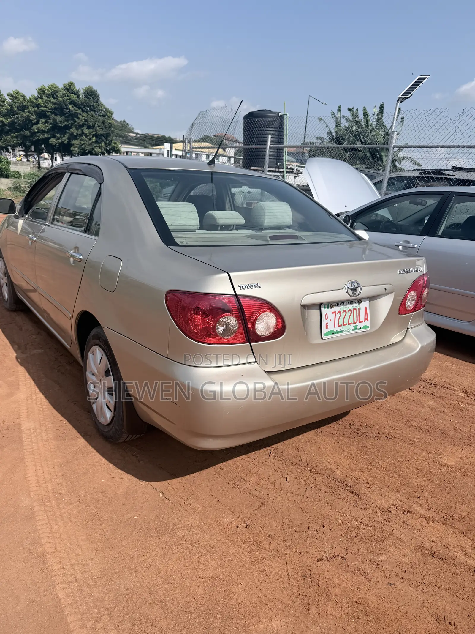 Toyota Corolla LE 2005 Gold