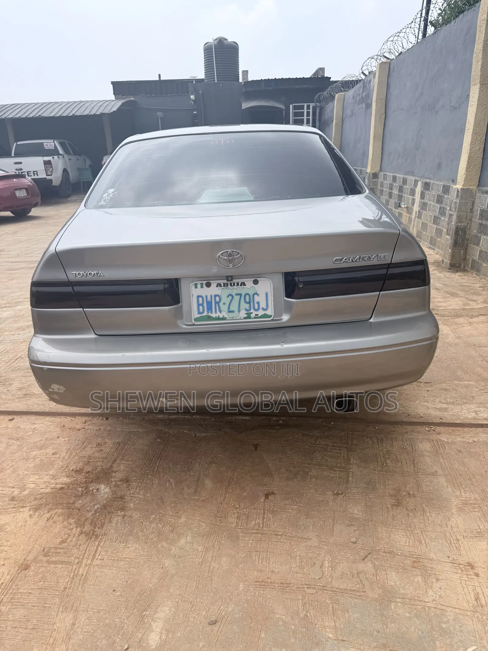 Toyota Camry 2000 Gray