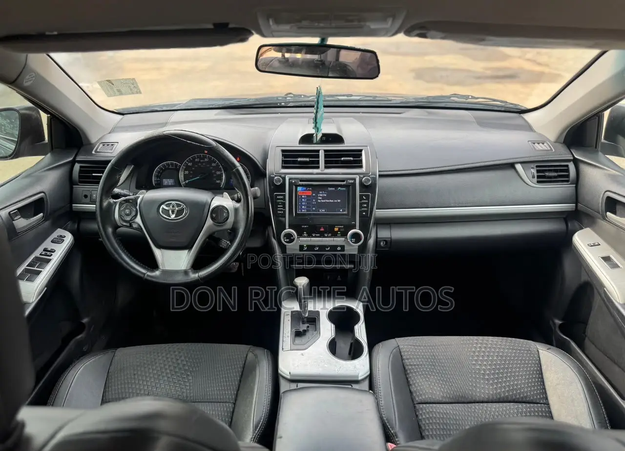 Toyota Camry SE 4dr Sedan (2.5L 4cyl 6A) 2013 Black
