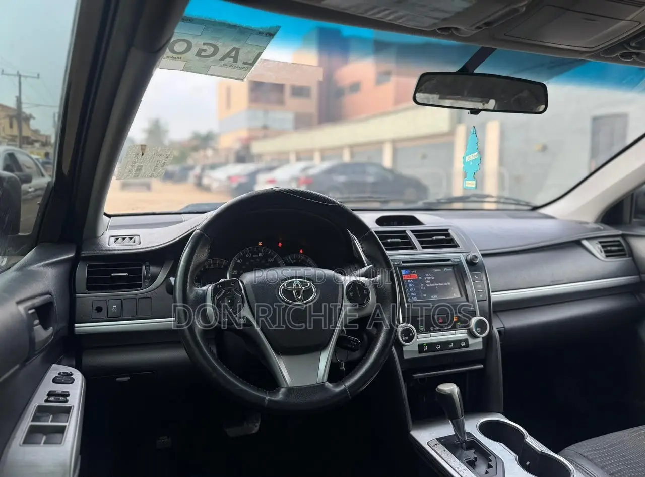 Toyota Camry SE 4dr Sedan (2.5L 4cyl 6A) 2013 Black