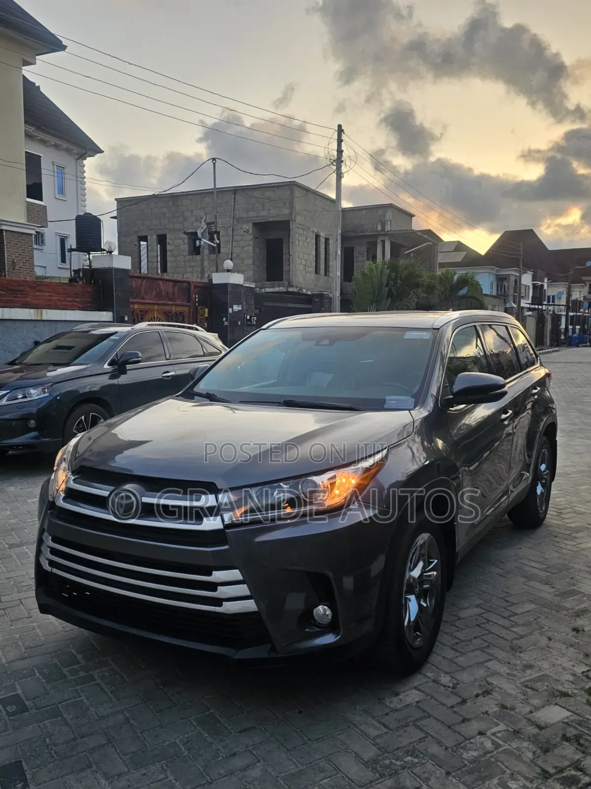 Toyota Highlander XLE 2019 Gray