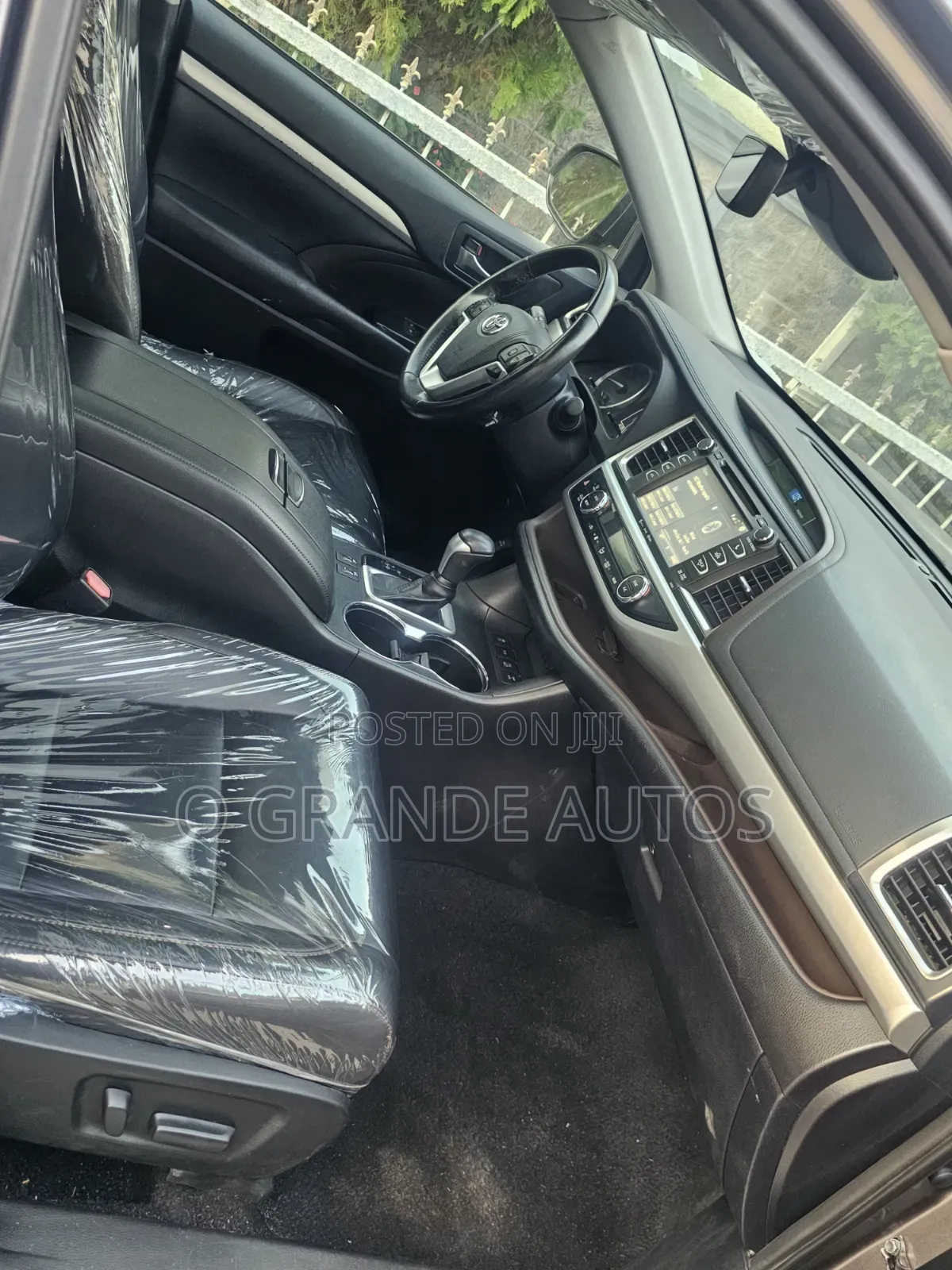 Toyota Highlander XLE 2019 Gray
