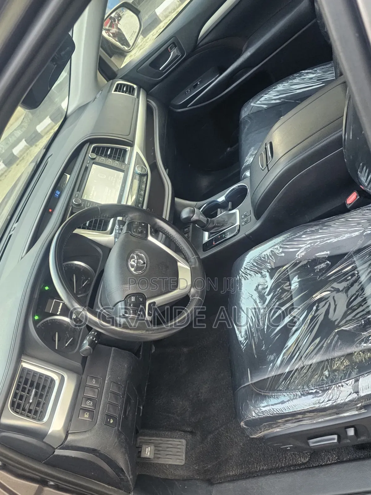 Toyota Highlander XLE 2019 Gray