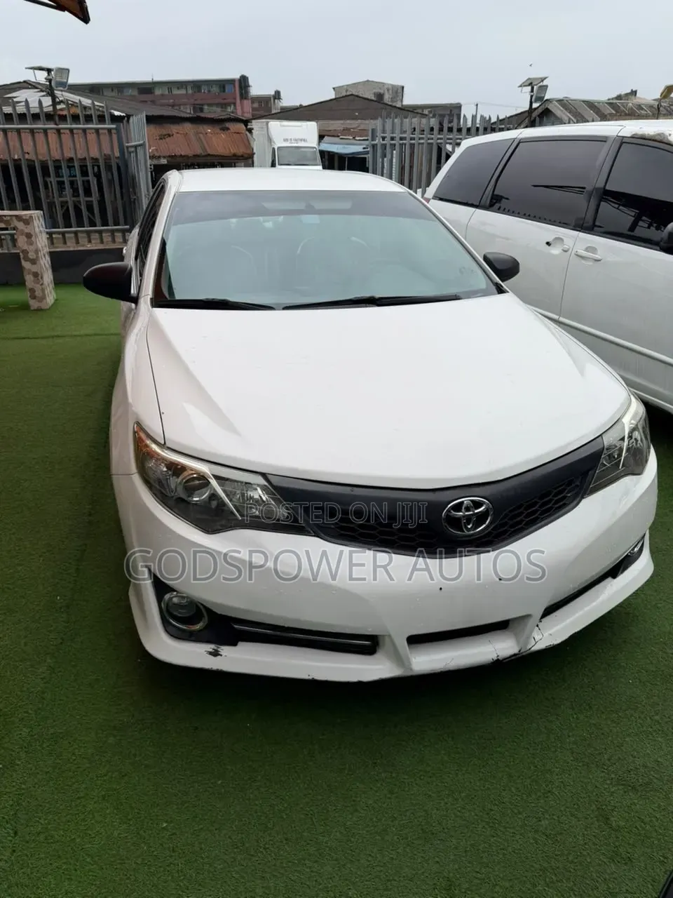 Toyota Camry SE 4dr Sedan (2.5L 4cyl 6A) 2012 White