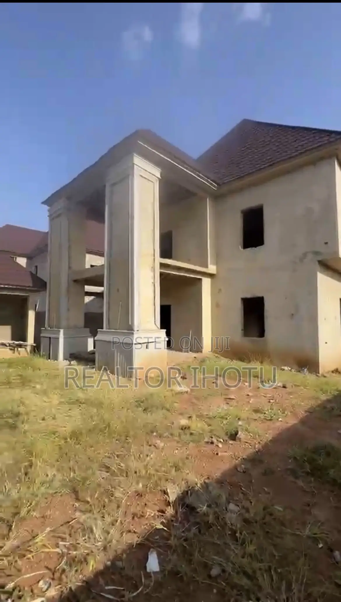 6bdrm Duplex in In An Estate, Idu Industrial for sale