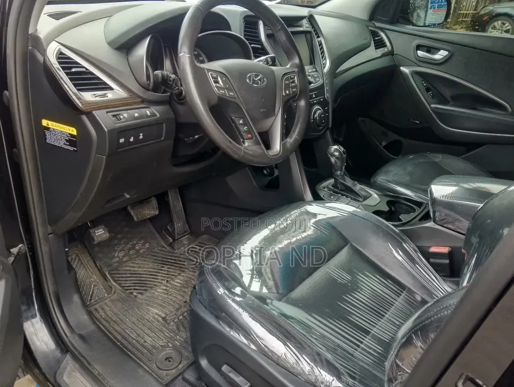 Hyundai Santa Fe 2014 Black