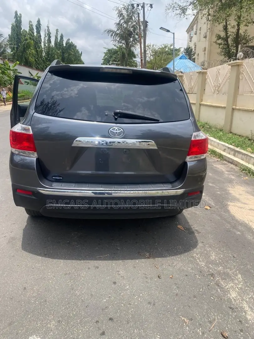 Toyota Highlander Limited 2012