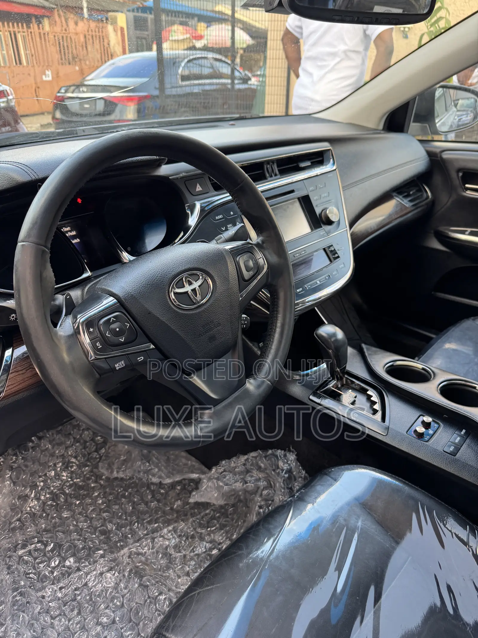 Toyota Avalon XLE Touring Sedan FWD (3.5L 6cyl 6A) 2013 Silver