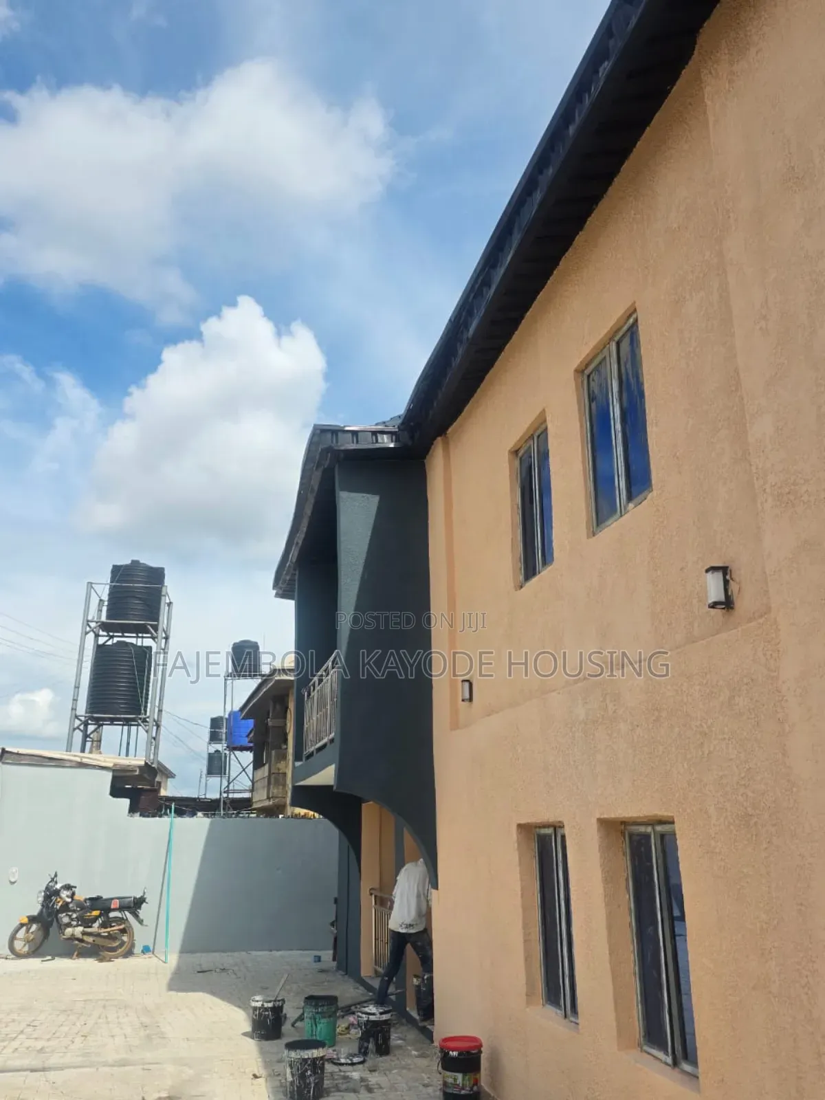 3bdrm Block of Flats in Oluwakeyin Estate, Alakia for sale