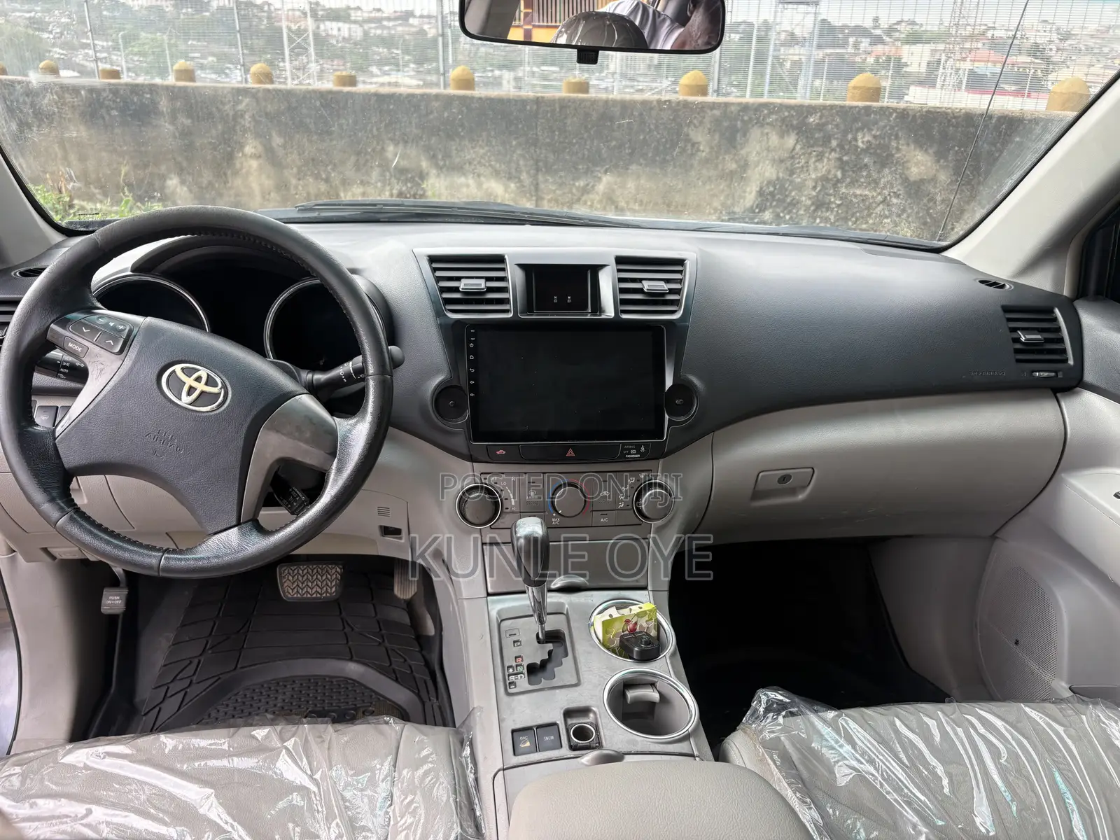 Toyota Highlander Base 2010 Gray