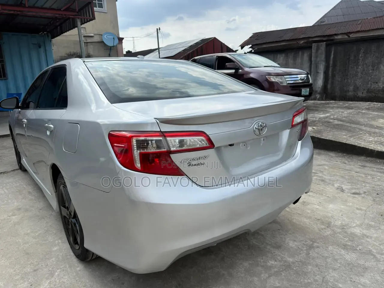 Toyota Camry XLE 4dr Sedan (2.5L 4cyl 6A) 2013 Silver