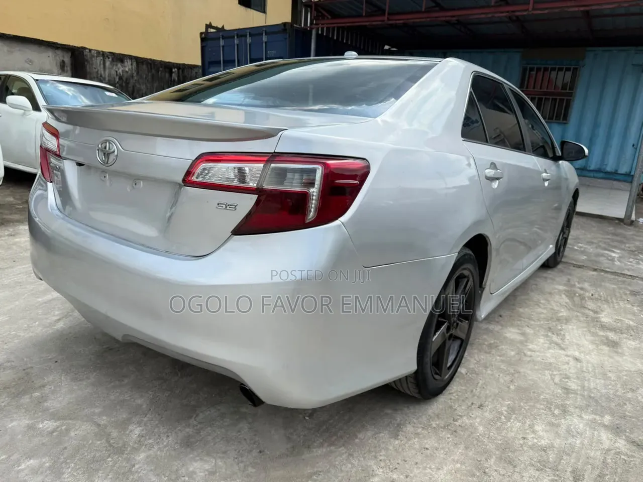 Toyota Camry XLE 4dr Sedan (2.5L 4cyl 6A) 2013 Silver