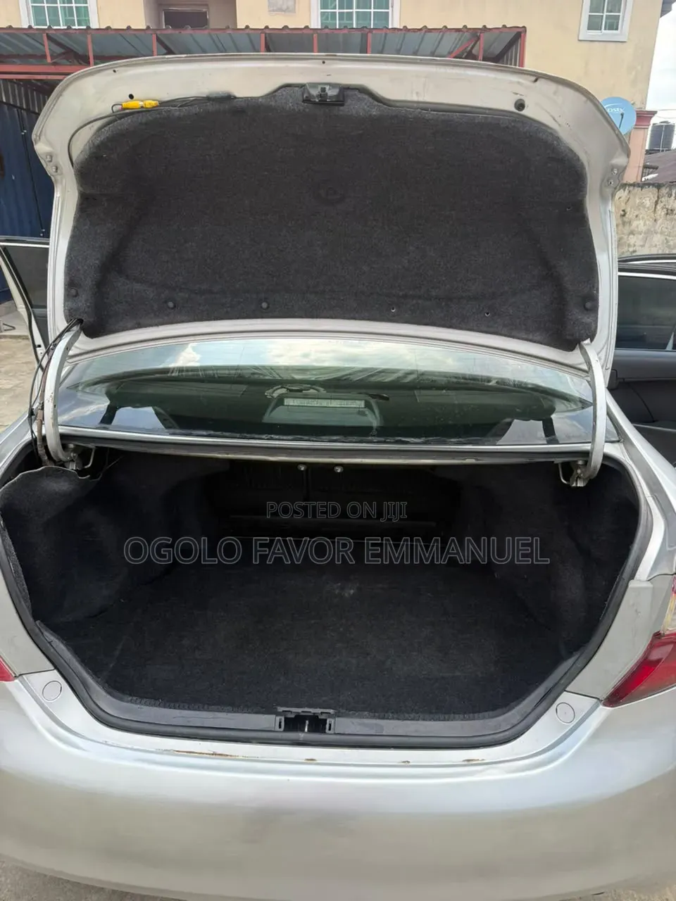 Toyota Camry XLE 4dr Sedan (2.5L 4cyl 6A) 2013 Silver