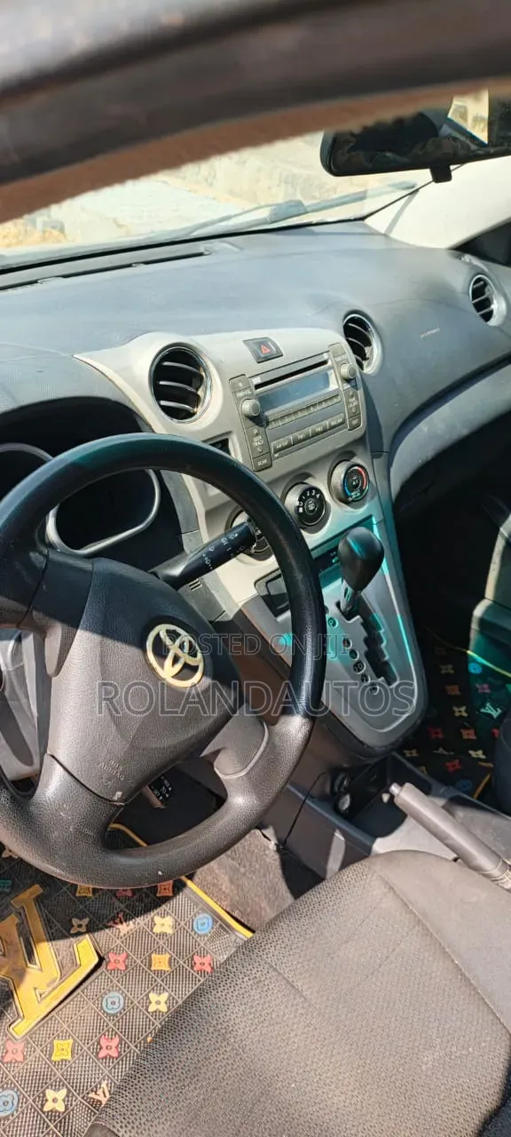 Toyota Matrix 2010 Silver
