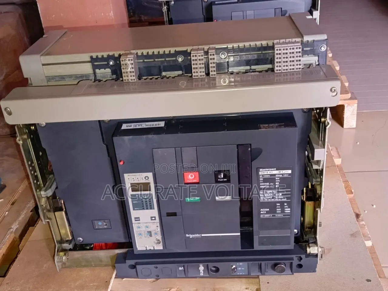 1600A 4p Schneider ACB