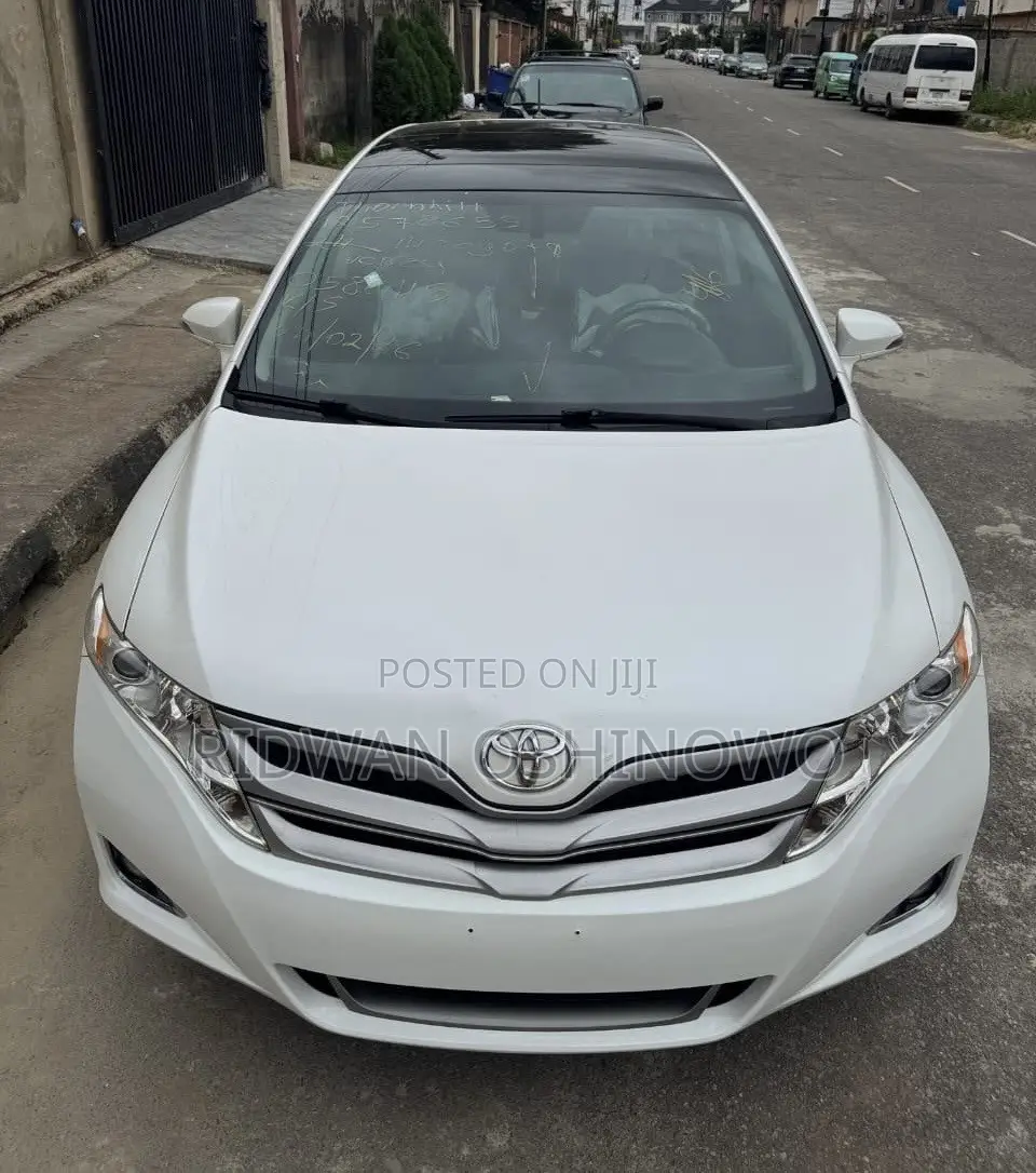 Toyota Venza XLE 4dr Wagon AWD (2.7L 4cyl 6A) 2014 White