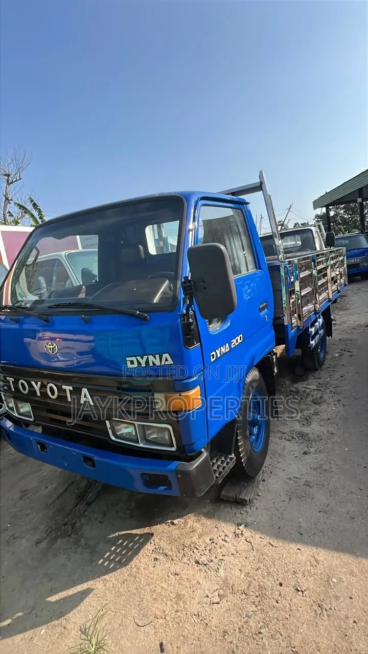 Toyota Dyna 200