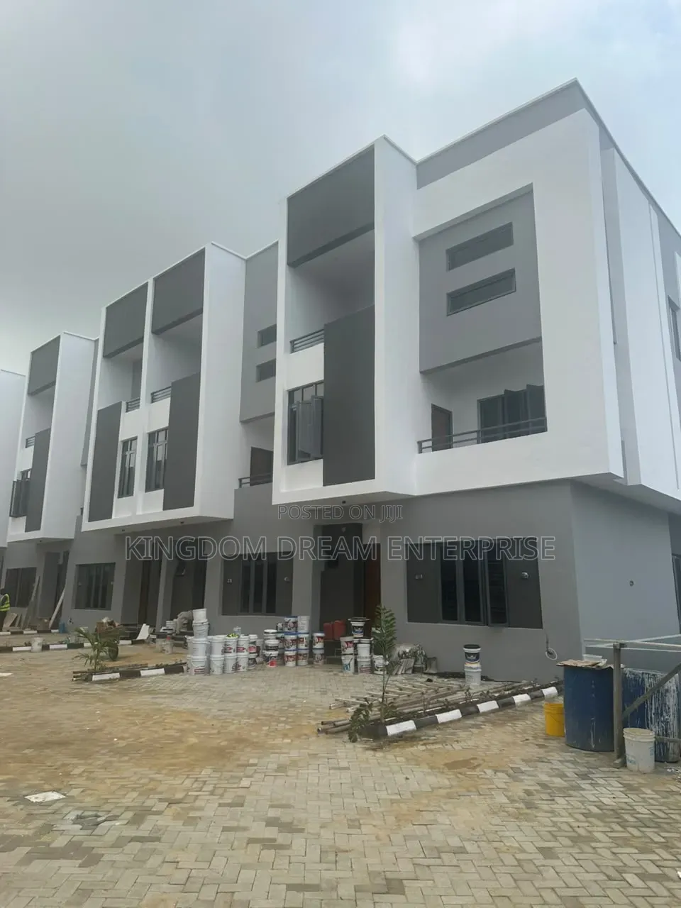4bdrm Duplex in Osapa London Lekki for rent