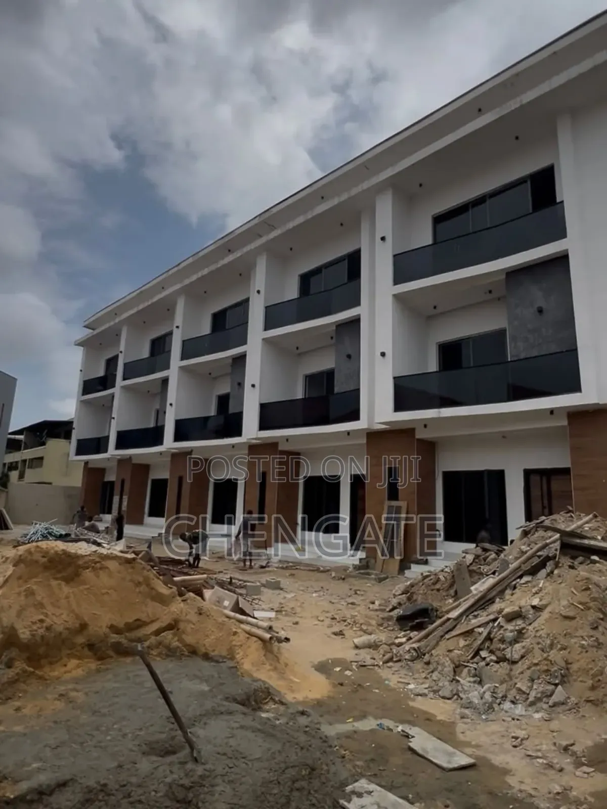3bdrm Duplex in Lekki Phase 1 for sale