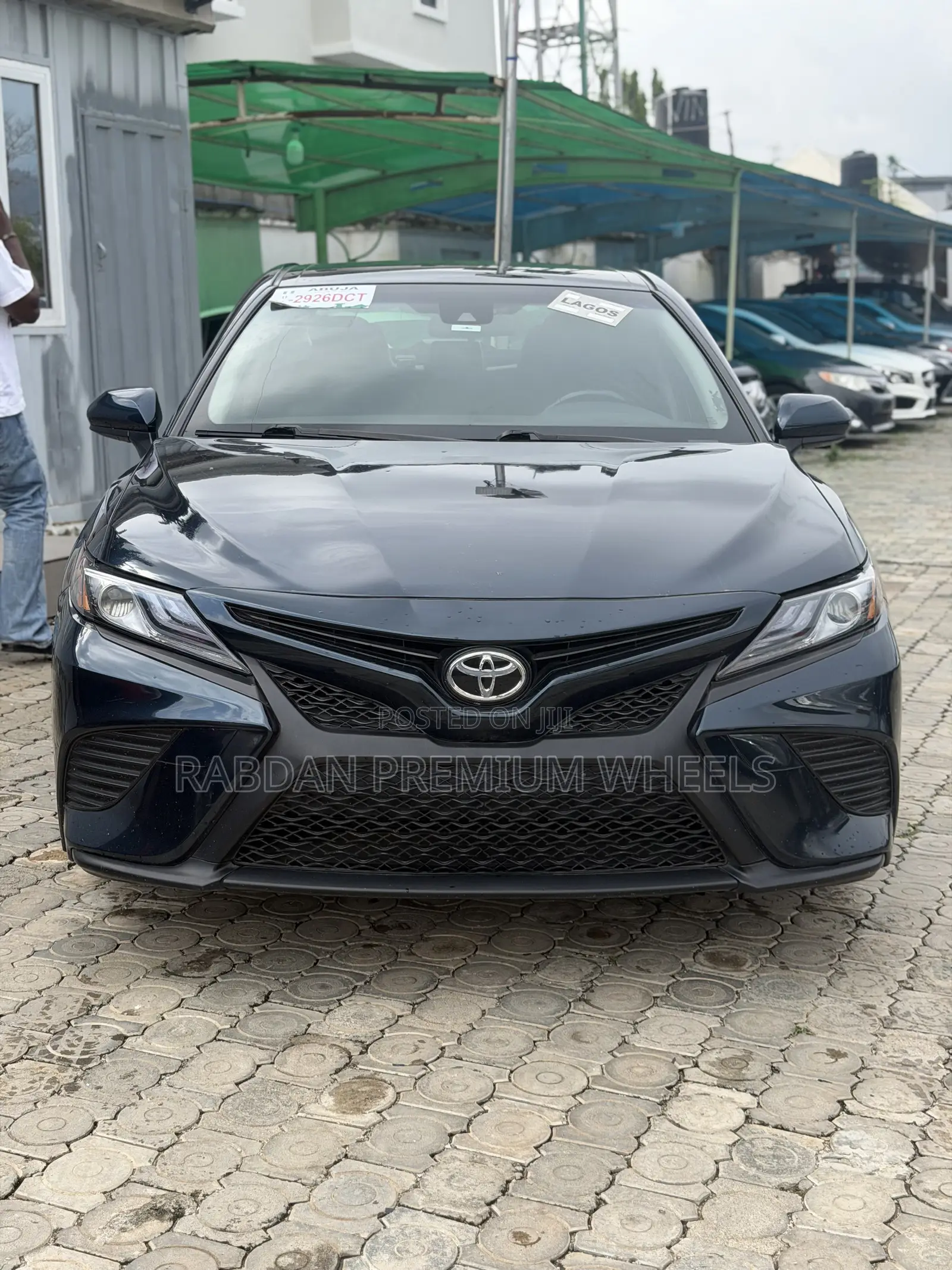 Toyota Camry SE FWD (2.5L 4cyl 8AM) 2018 Gray