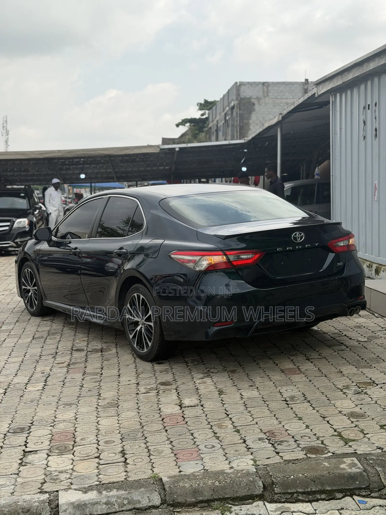 Toyota Camry SE FWD (2.5L 4cyl 8AM) 2018 Gray