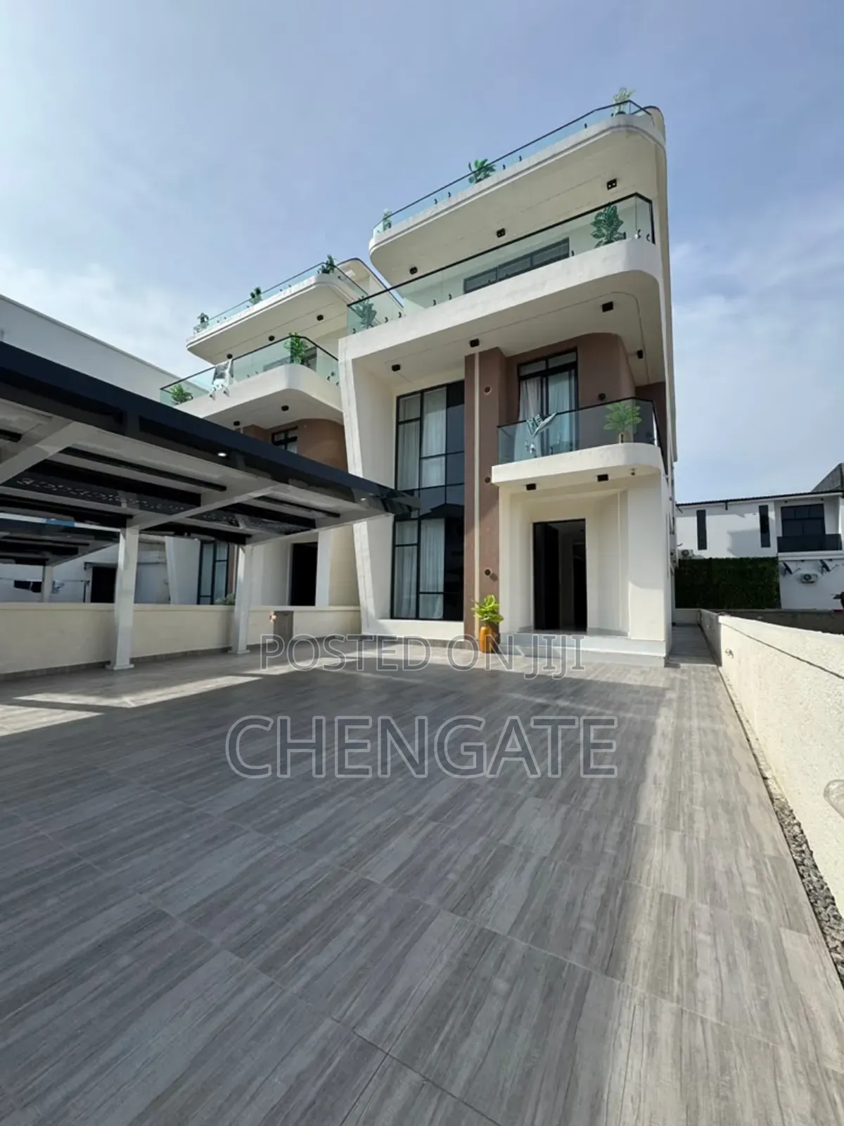 5bdrm Duplex in Lekki Expressway for sale